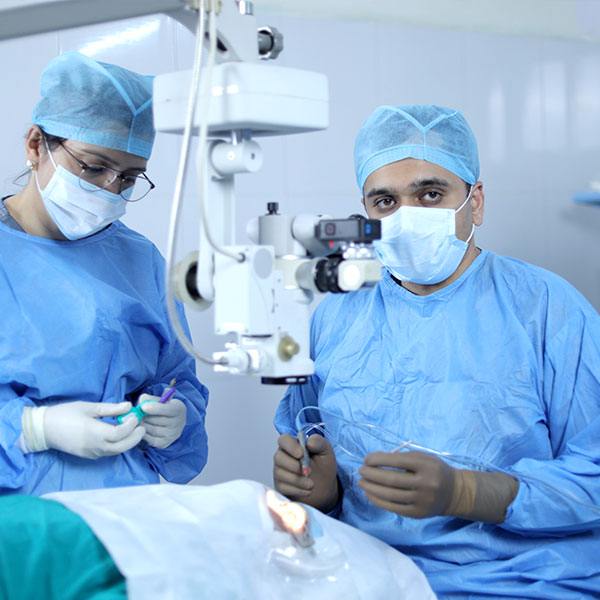 Best Eye Surgeon in Ghaziabad - Dr Rajat Gupta