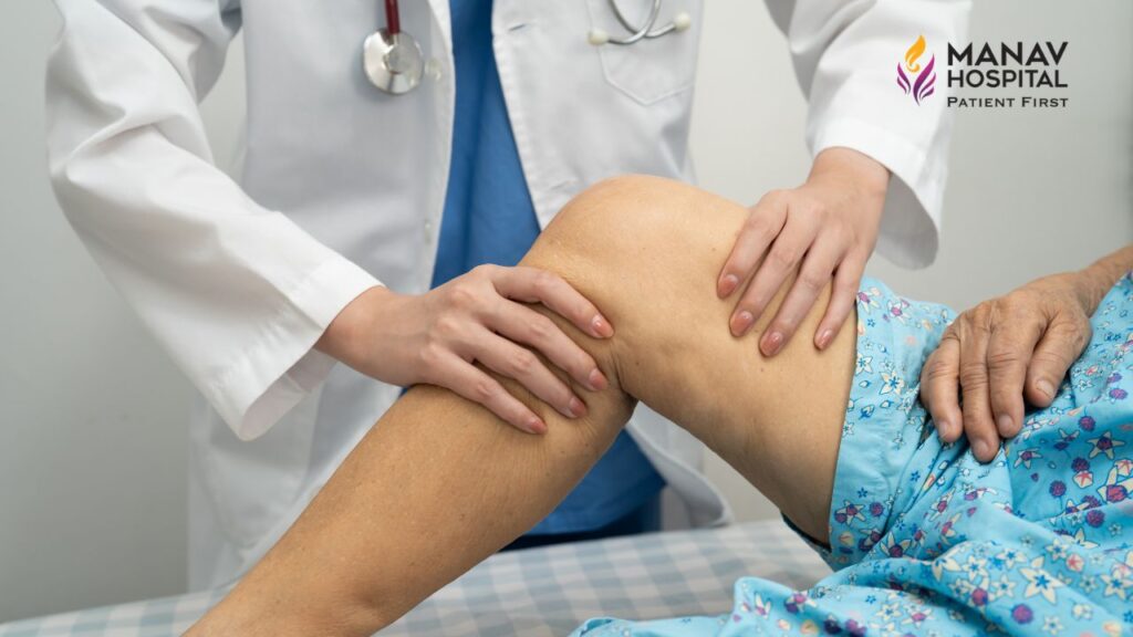 Clinical assessment of a knee ligament injury before treatment